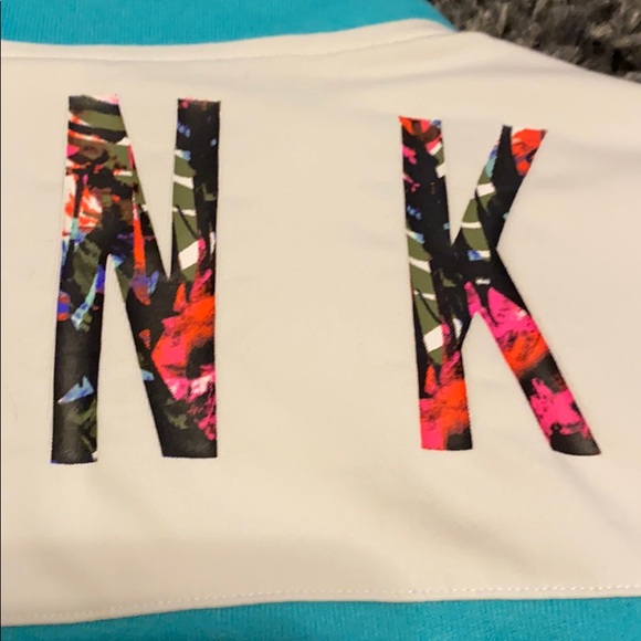 PINK 3/4 zip with flower / leaf PINK on back. - Picture 9 of 10